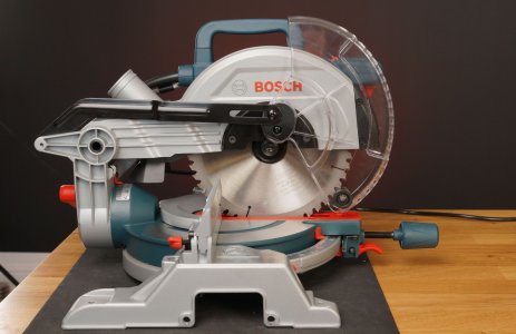 ცირკული ხერხი Bosch Professional GCM 216 3
